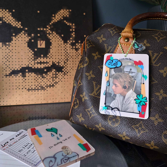 Layo(v)er Photocard Holder